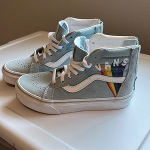 Girls Vans SK8- Hi- never worn outside